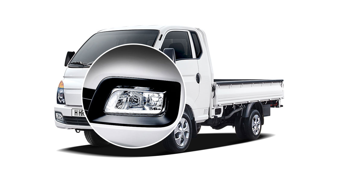 A closer view of H-100's projection fog lamp